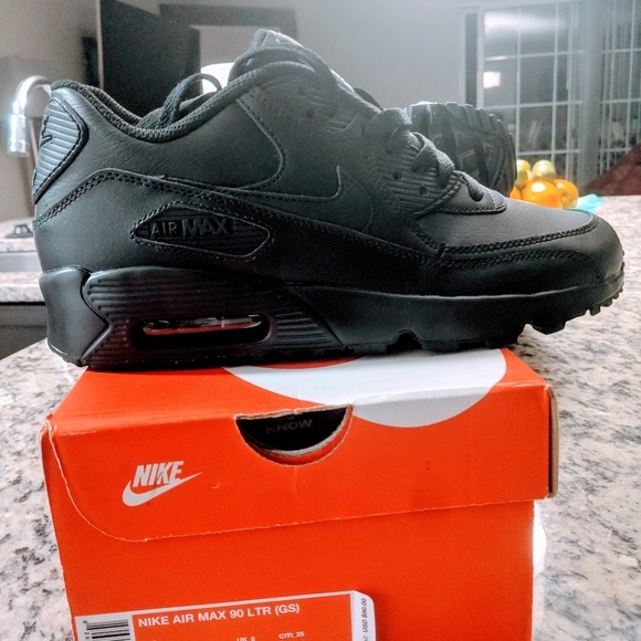 black nike air max size 7